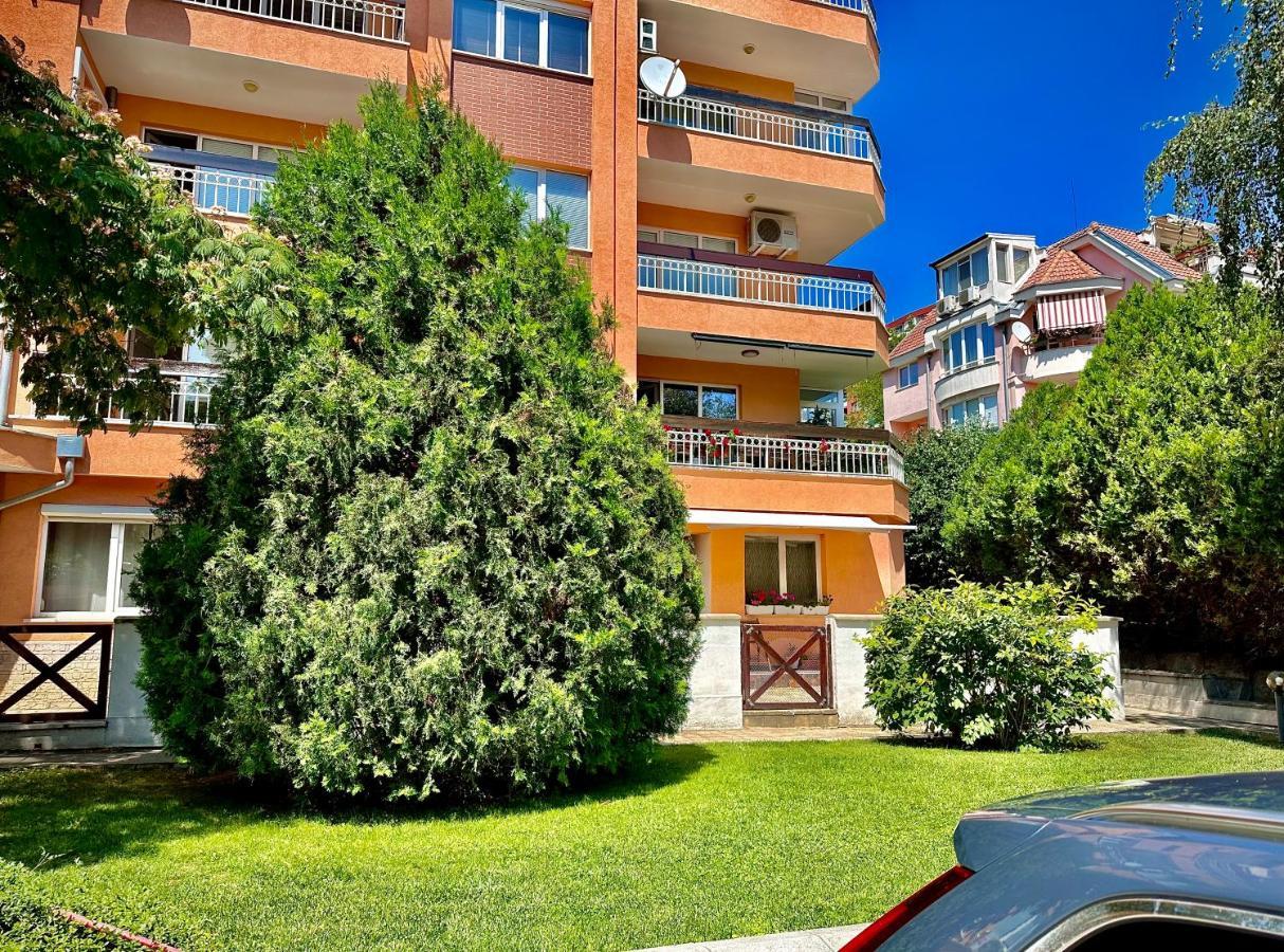 Sea Breeze Apartment Varna Eksteriør billede