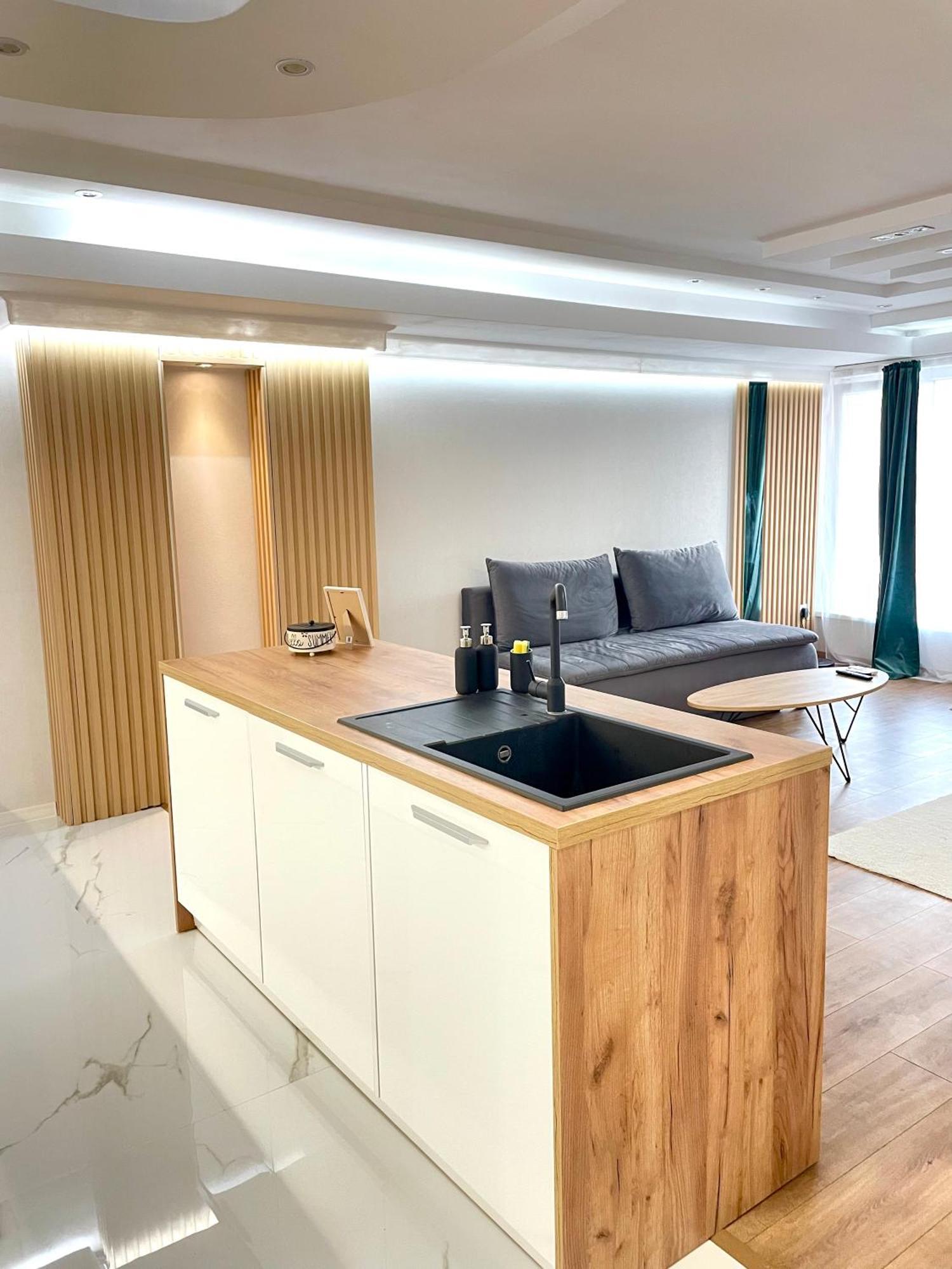 Sea Breeze Apartment Varna Eksteriør billede