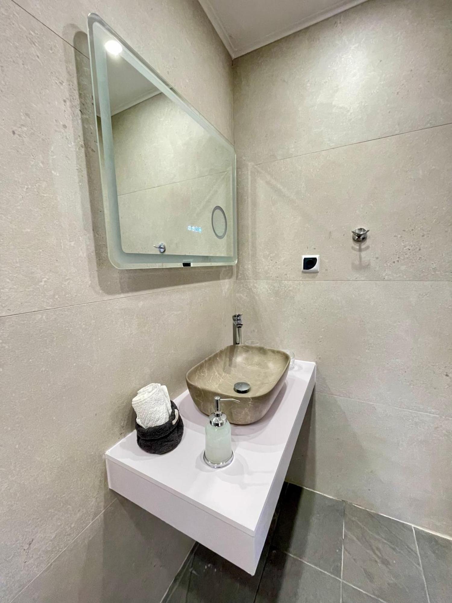 Sea Breeze Apartment Varna Eksteriør billede